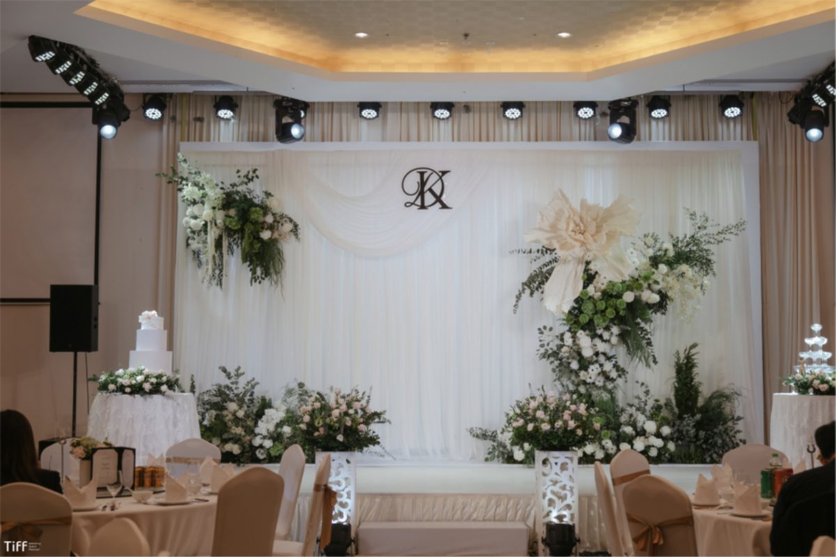 Elegant Suites Westlake với thiết kế nhẹ nhàng.