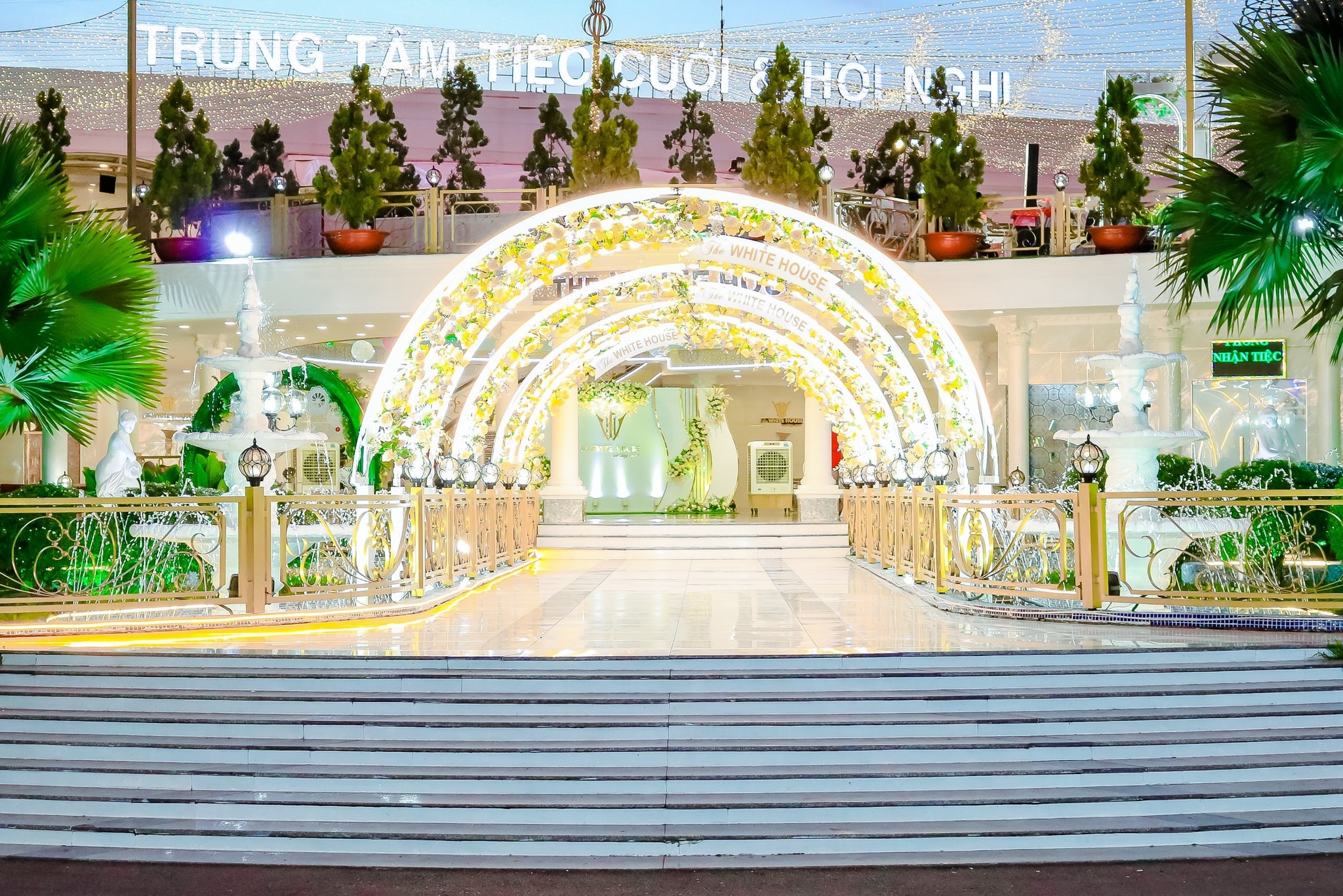 Nhà hàng tiệc cưới The Whitehouse Wedding