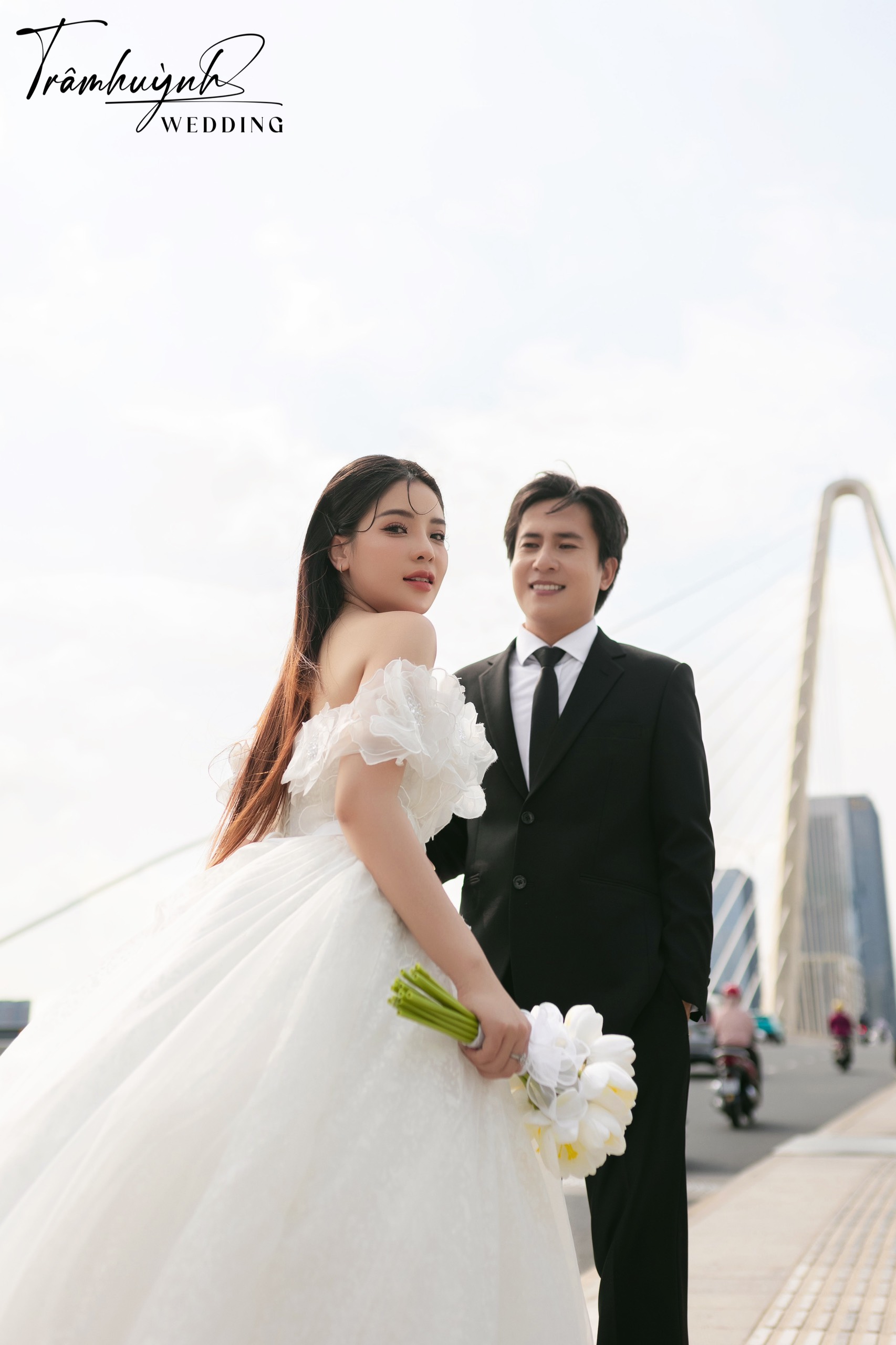 Ảnh bảng giá ngày cưới