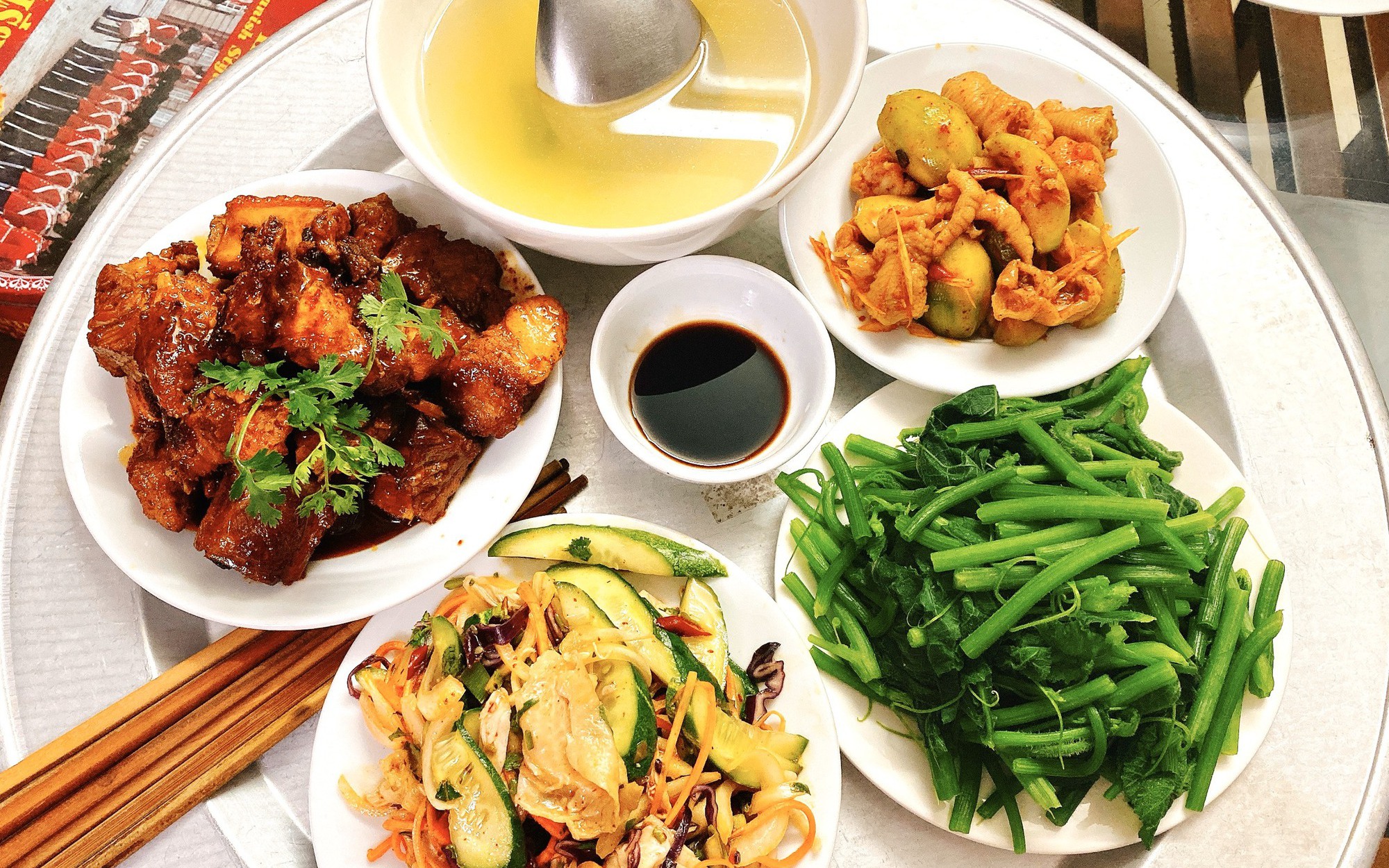 Gia đình gặp gỡ đầu tiên