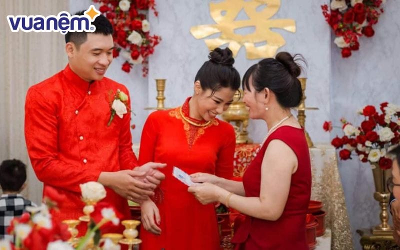 Lễ cưới tại nhà chú rể (lễ thành hôn) với không khí vui tươi