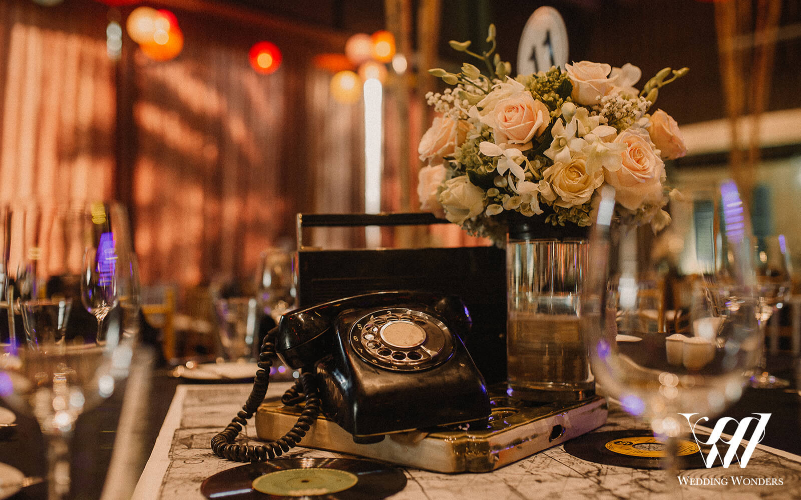 Concept trang trí tiệc cưới phong cách Retro rực rỡ