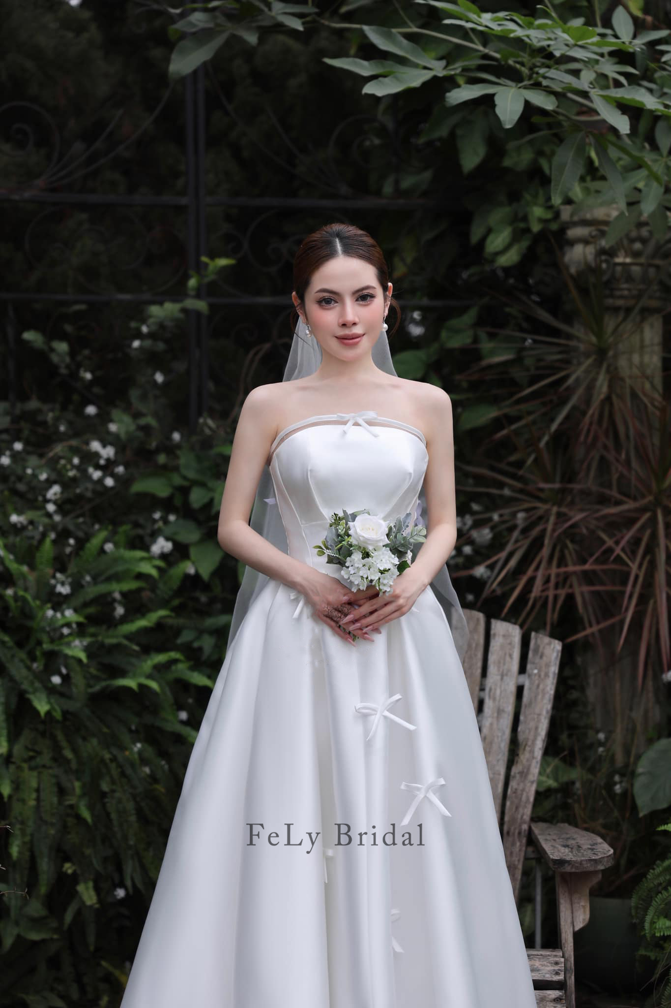 Váy cưới satin trơn dáng suong