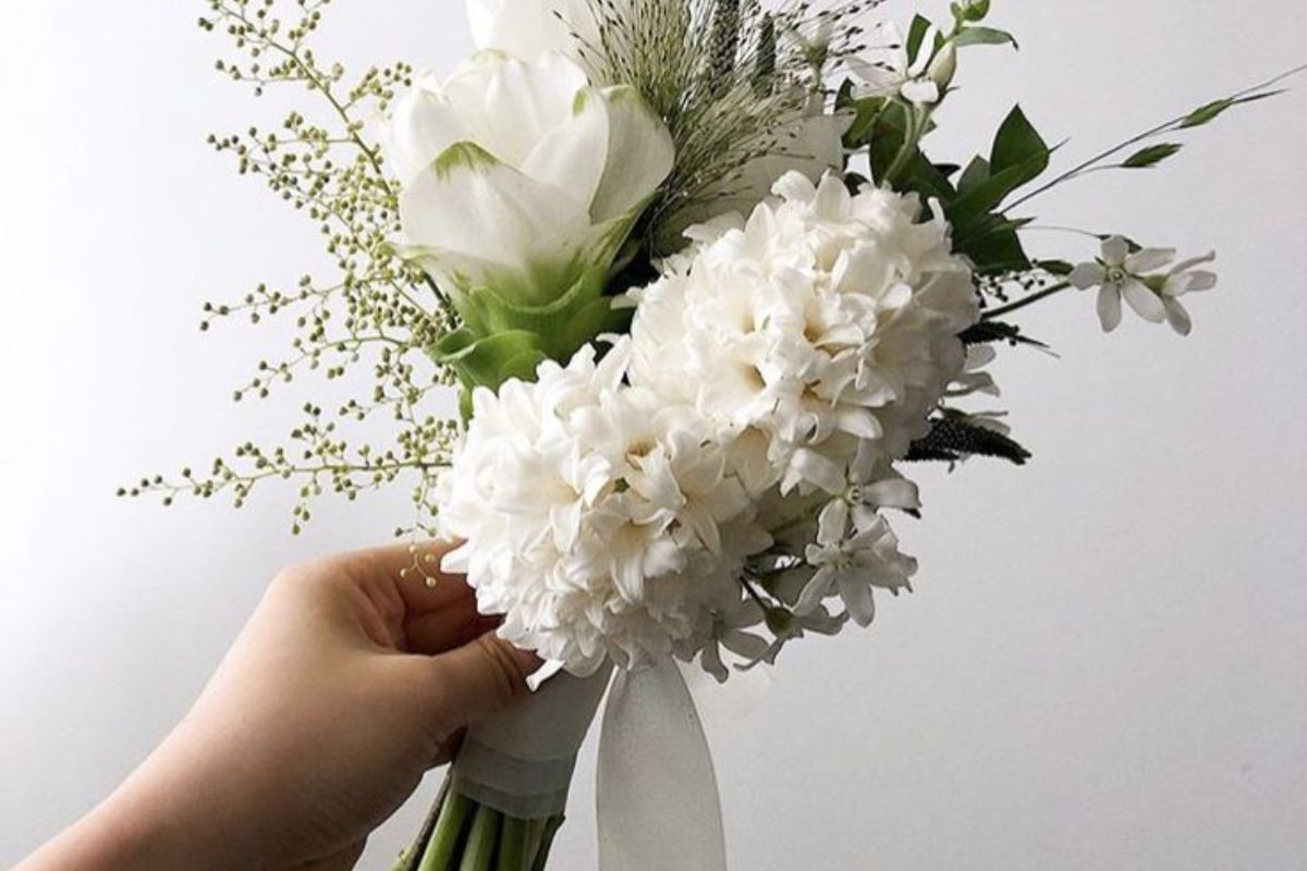 Phụ kiện hoa tạo chất nghệ thuật và độc đáo