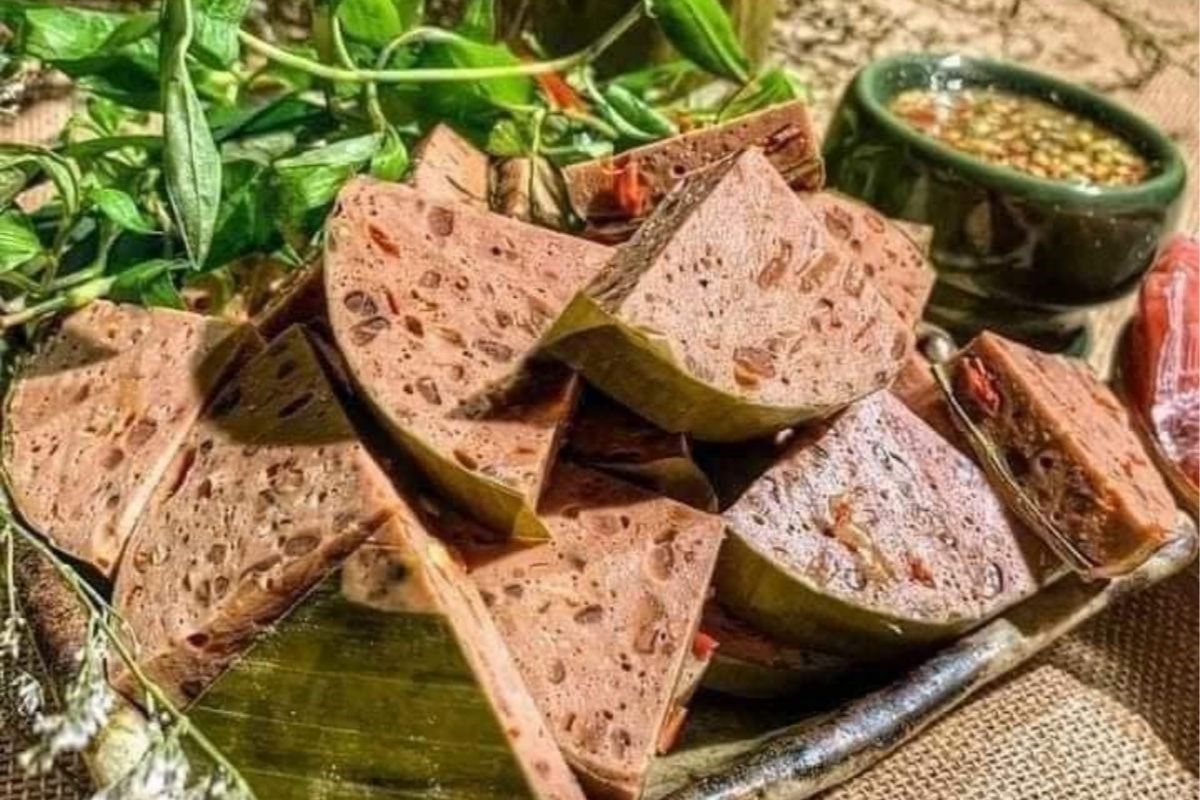 Giò chả là món nguội không thể thiếu trong các bữa tiệc cưới miền Bắc