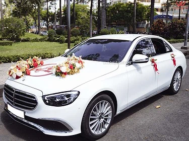Xe cưới Mercedes E200 đời mới