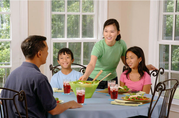 Quan sát và lắng nghe để hiểu về gia đình chồng