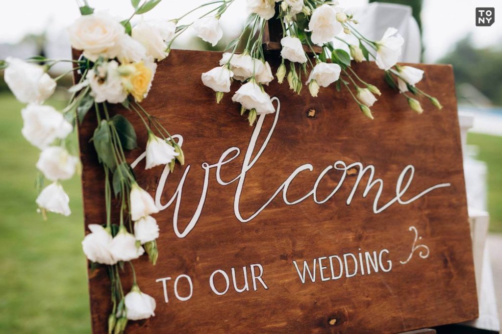 Cấu tạo bảng welcome đám cưới