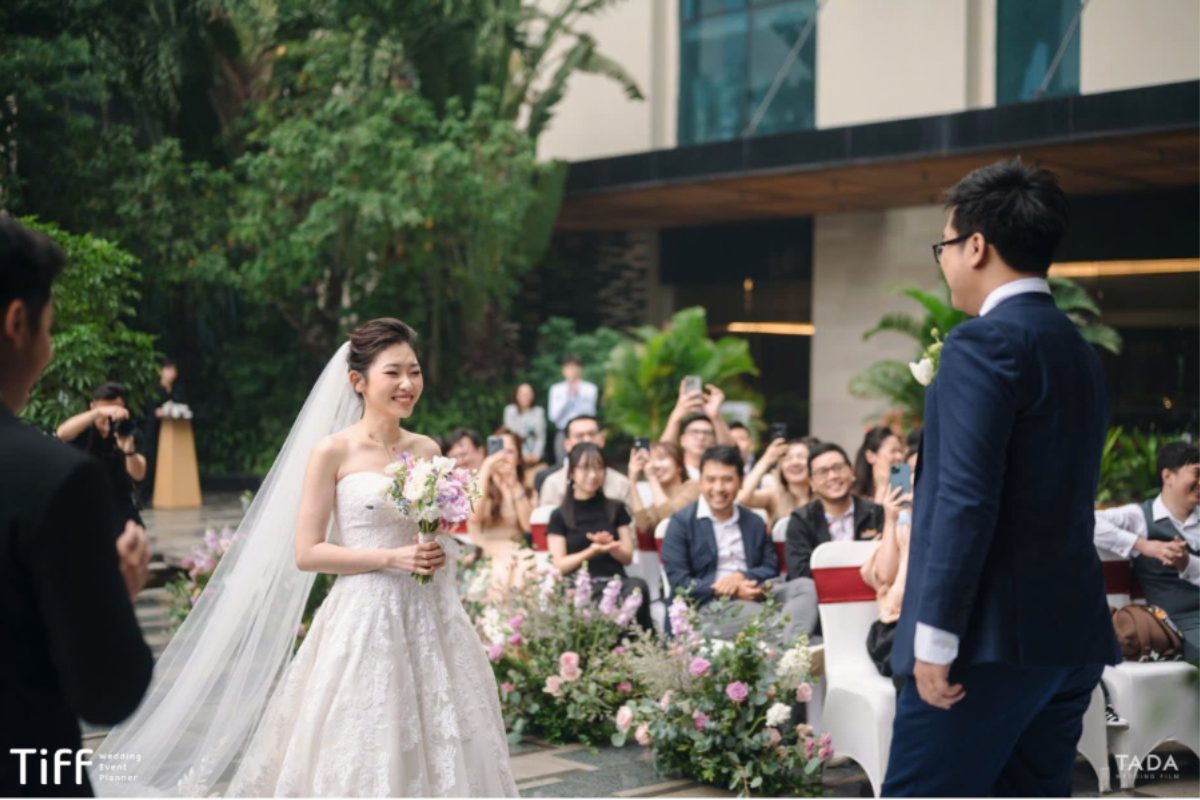 Chi phí đám cưới Sài Gòn với các hạng mục chính như tiệc cưới, trang trí, chụp ảnh và wedding planner.