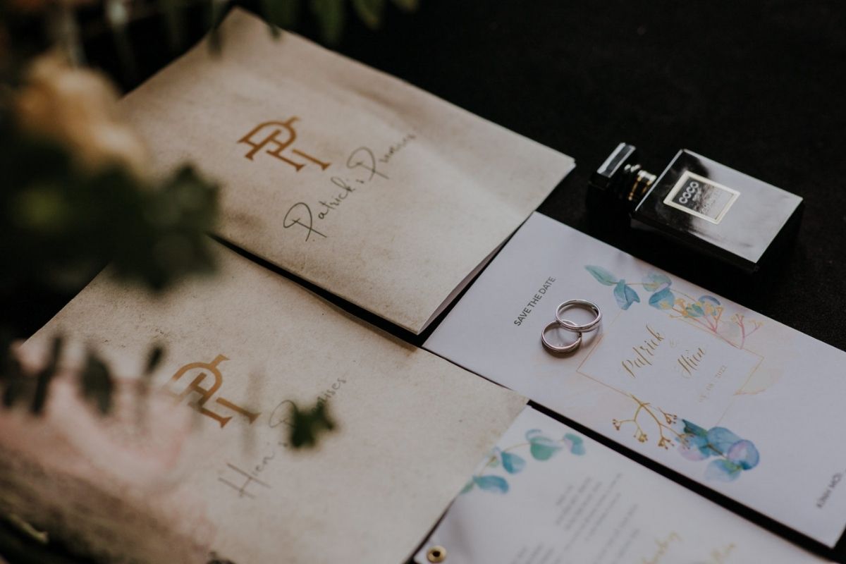 Ghi RSVP trên thiệp như lời nhắc lịch sự đừng im lặng hãy phản hồi