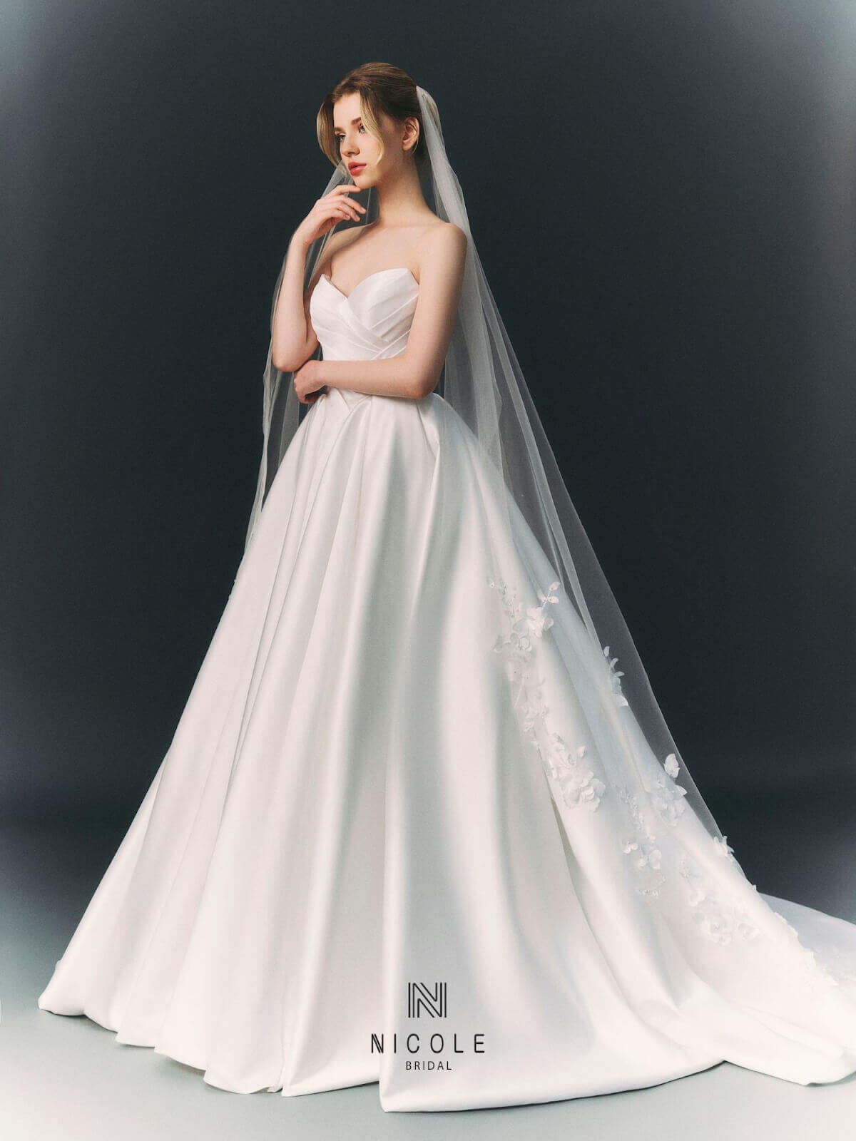 Váy cưới công chúa satin Cheryl