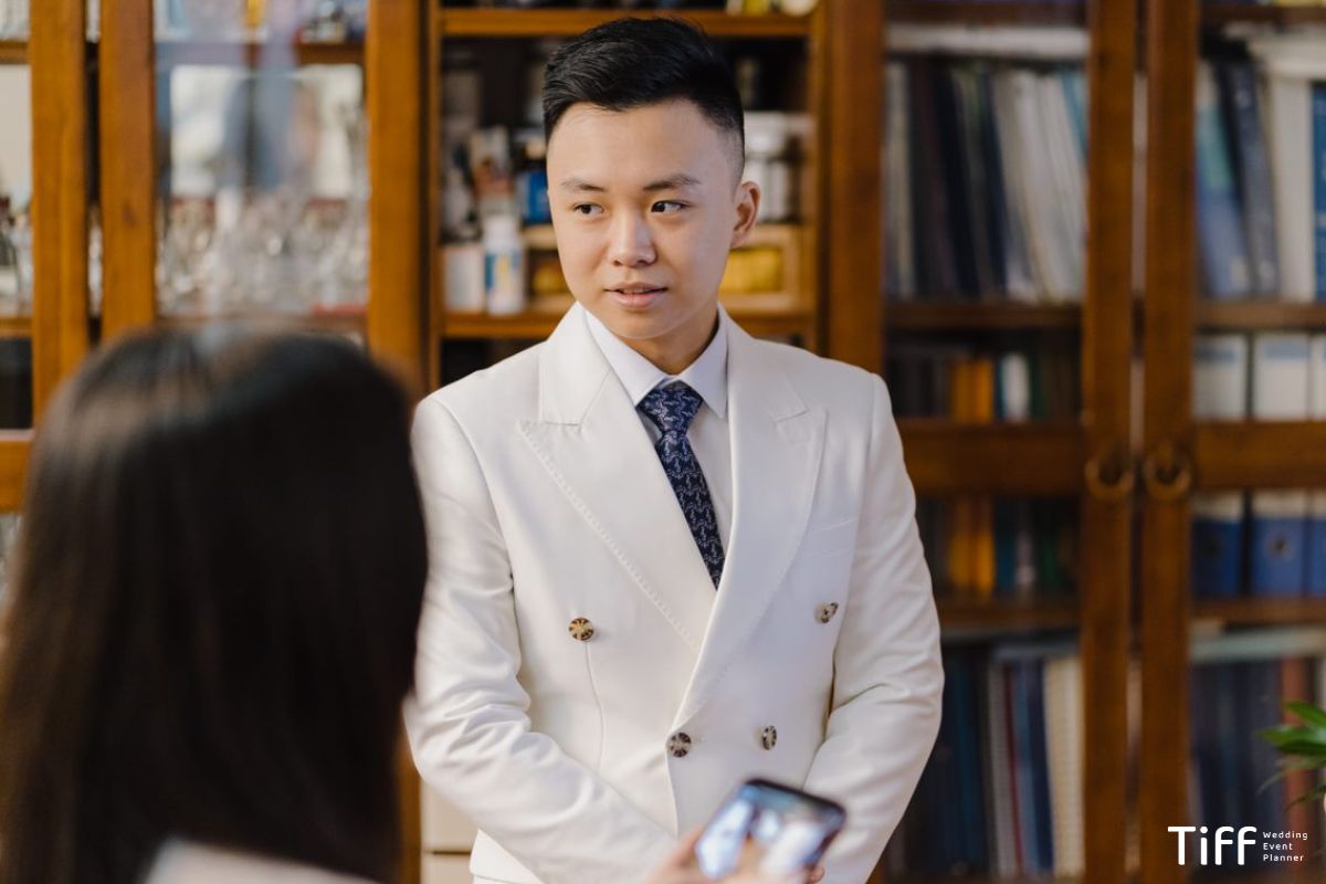 Vest đang là xu hướng được nhiều chú rể lựa chọn cho lễ dạm ngõ bởi sự lịch lãm và hiện đại