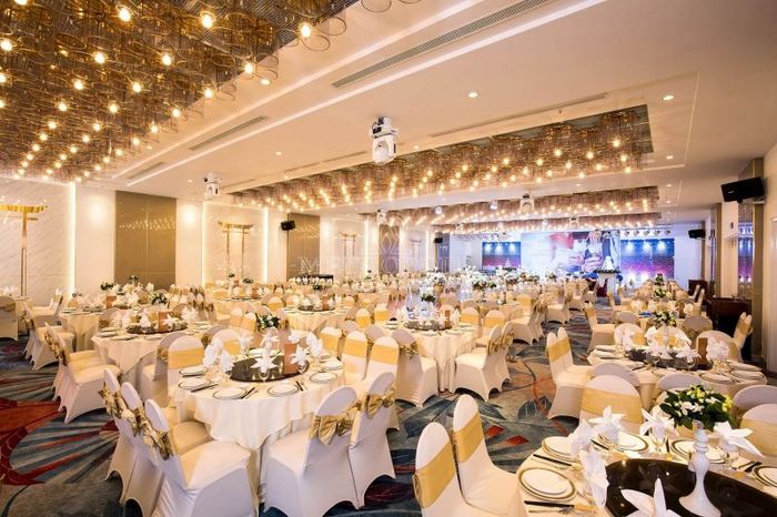 Không gian tiệc cưới ngoài trời tuyệt đẹp tại Metropole Wedding & Convention Center