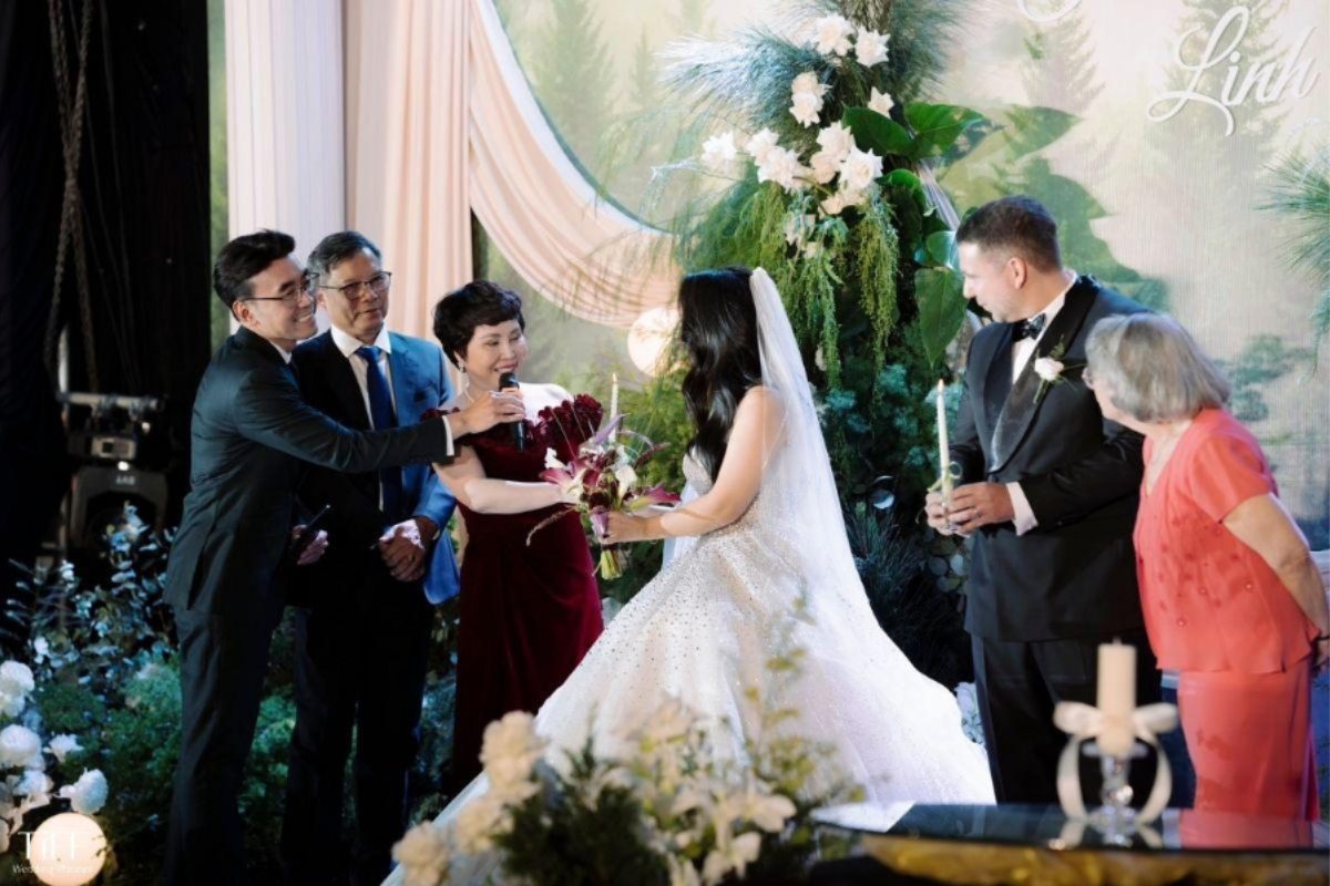 Chi phí tiệc cưới nhà hàng trung tâm tiệc cưới tại Sài Gòn.