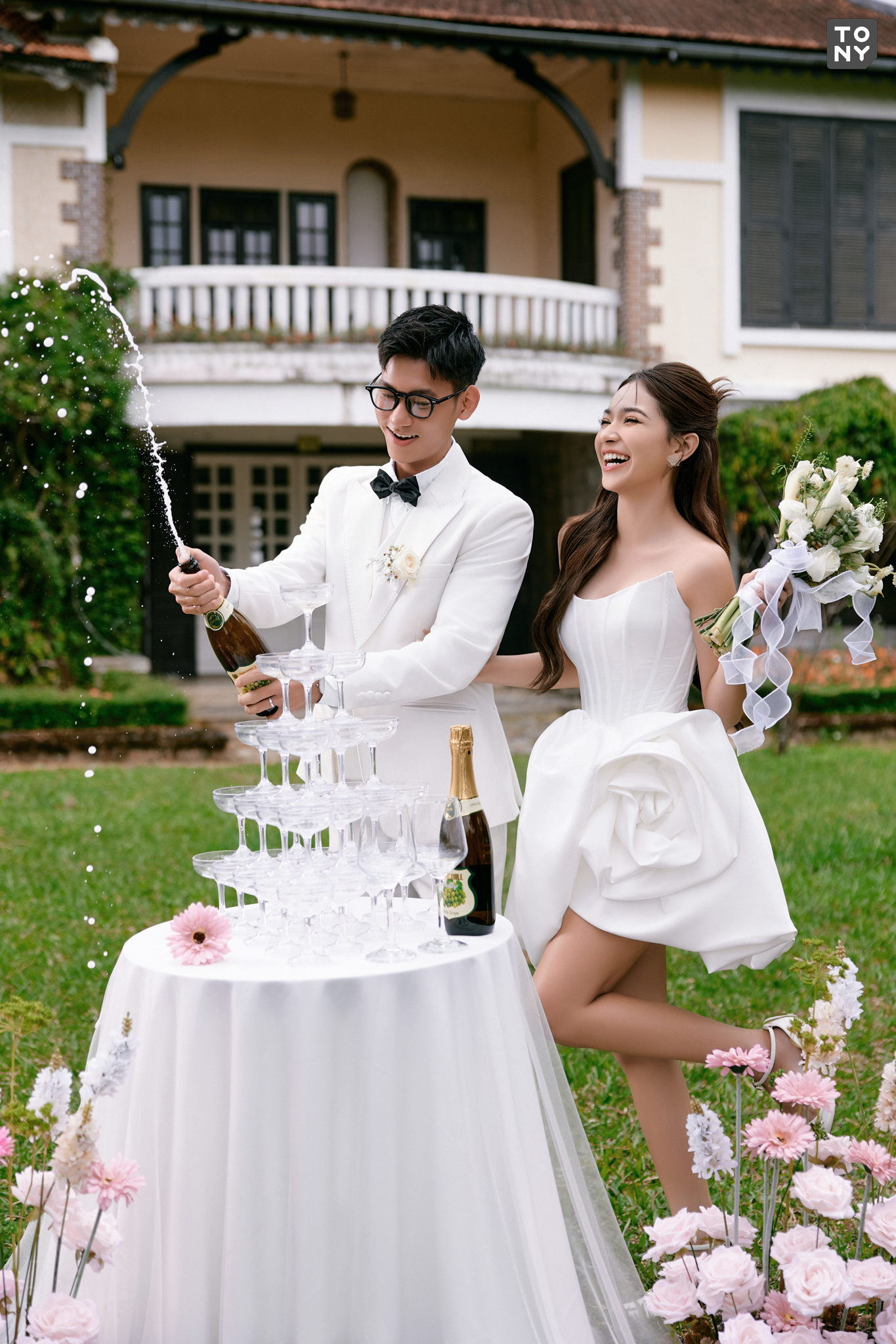Pre-wedding video ở Đà Lạt thường tận dụng được sương, gió và chuyển động tự nhiên của cảnh quan
