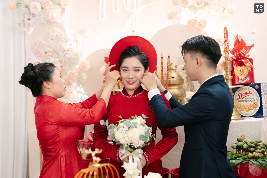 Lễ dạm ngõ truyền thống