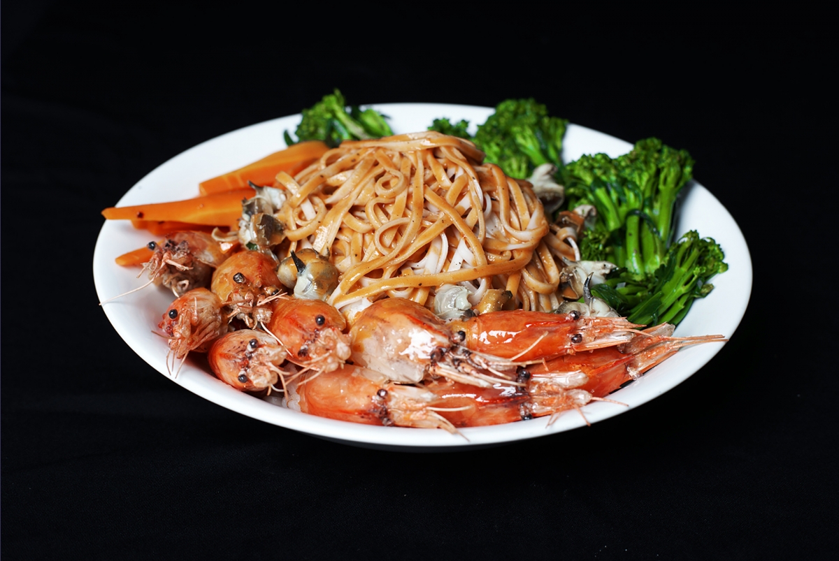 Mì udon sốt hải sản