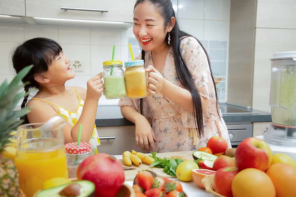 Bổ sung trái cây tươi và rau củ cung cấp vitamin thiết yếu cho trẻ vị thành niên