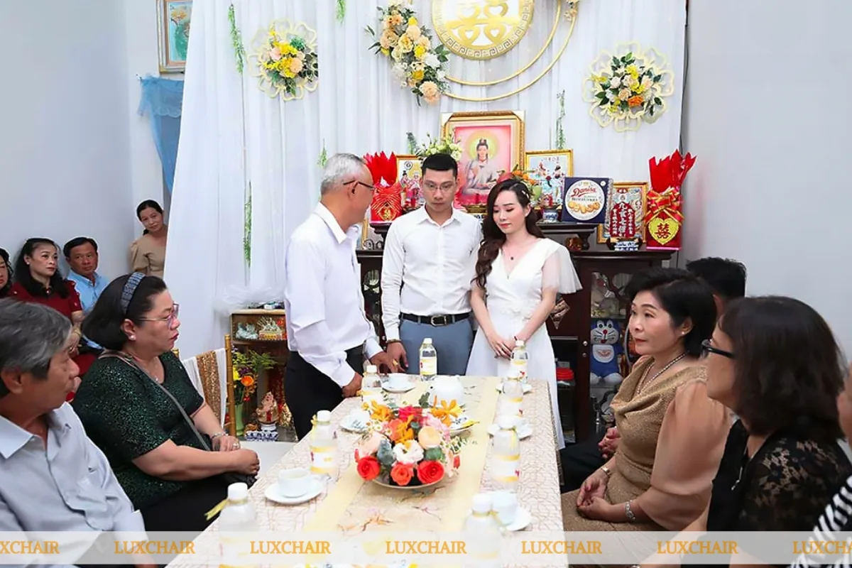 Lễ dạm ngõ là nghi lễ đầu tiên trong phong tục cưới hỏi của người Việt