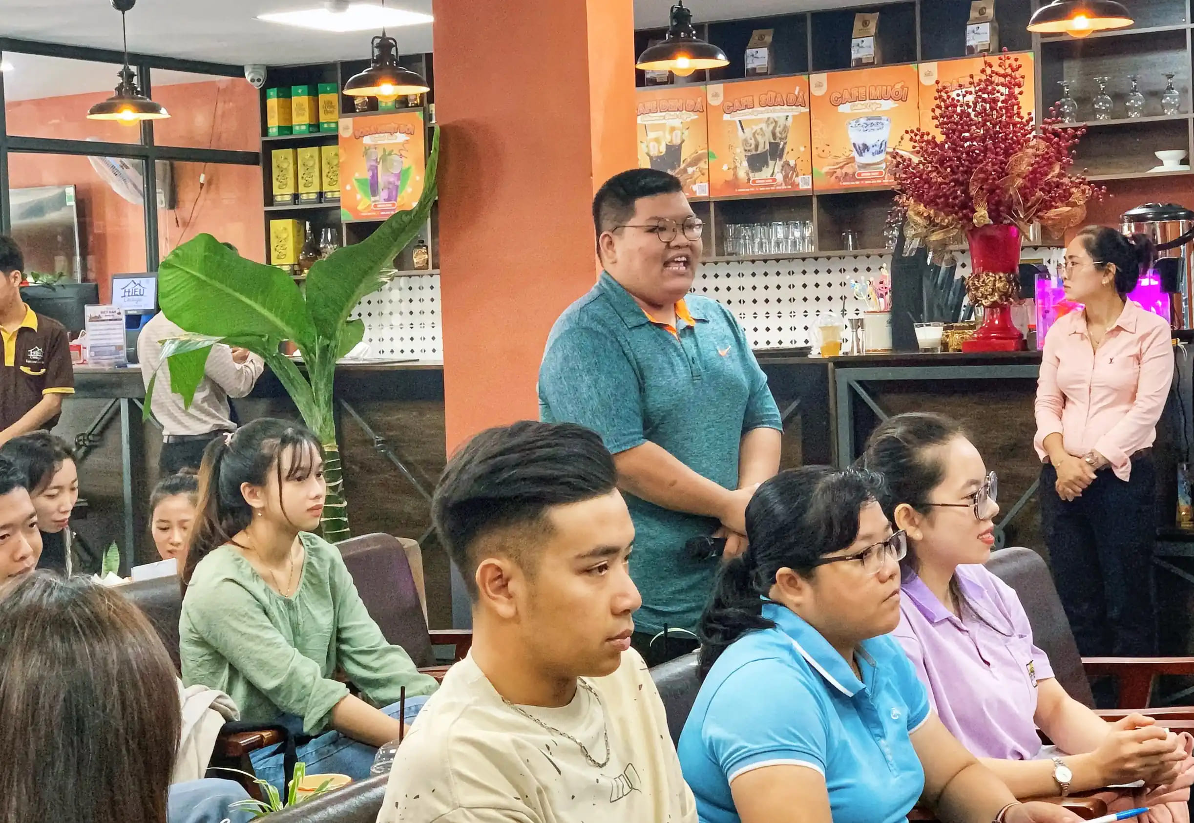 Trang trí cưới với hoa bản địa