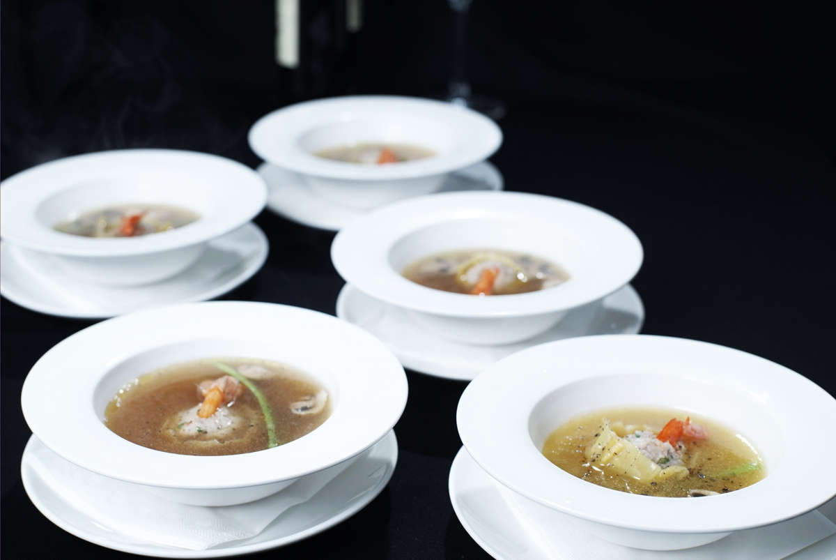 Súp hoành thánh tôm foie gras