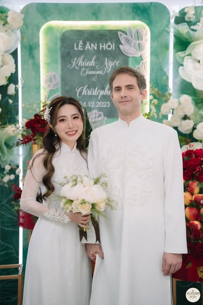 Không gian cưới tông xanh lá