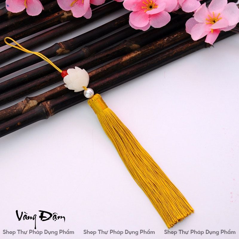 Hoa treo bất đối xứng