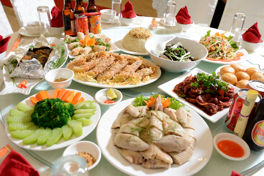 Bàn tiệc cưới miền Bắc