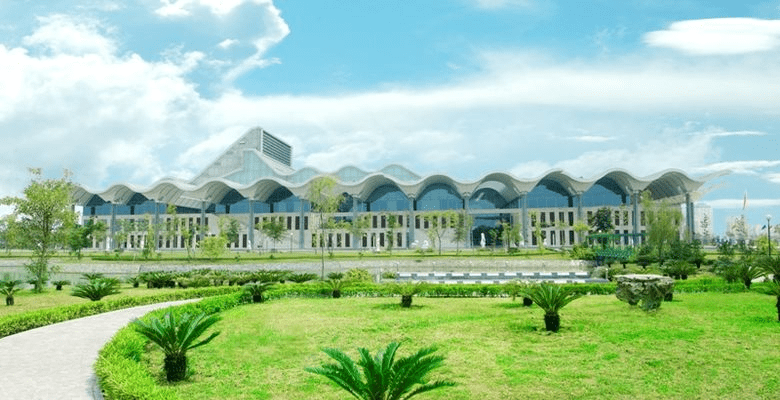 Không gian tự nhiên thoáng đãng cho tiệc cưới ngoài trời tại Hà Nội