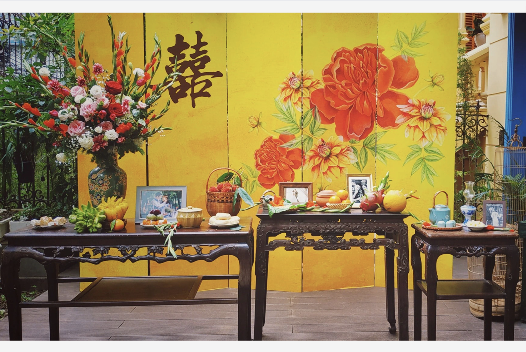 Bàn gallery mang phong cách truyền thống nhẹ nhàng