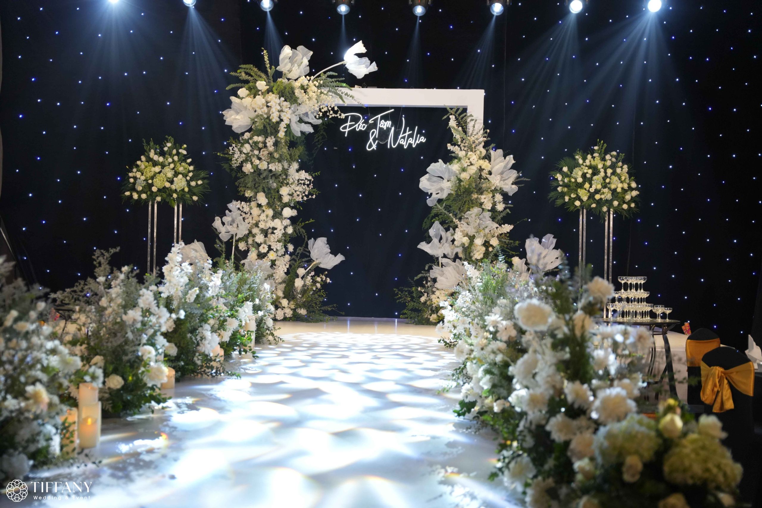 Tiệc cưới phong cách Modern Wedding - thanh lịch, tối ưu ngân sách
