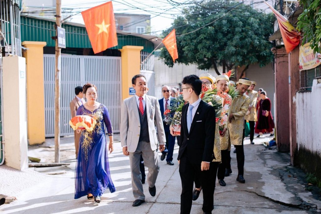 Đoàn nhà trai đến đón dâu