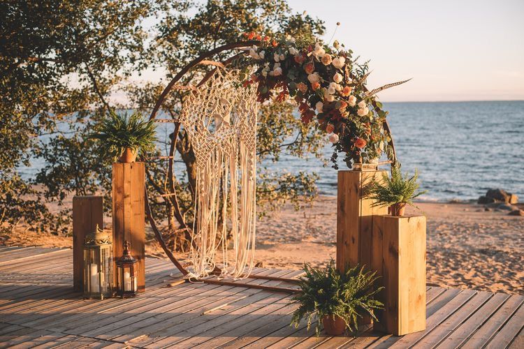Phong cách Bohemian phóng khoáng với vải và dreamcatcher