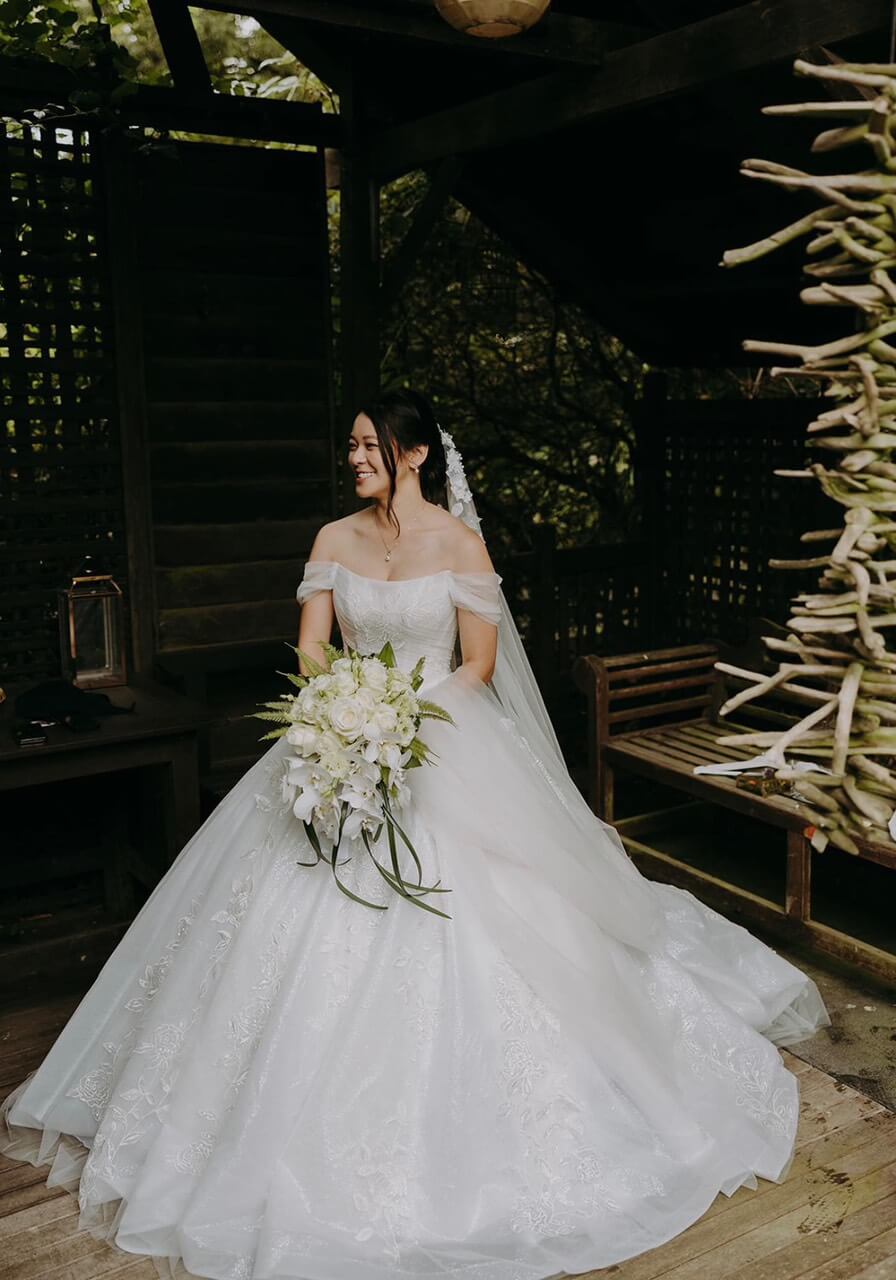 Dịch vụ may váy cưới theo yêu cầu trở thành lựa chọn của nhiều cô dâu hiện đại