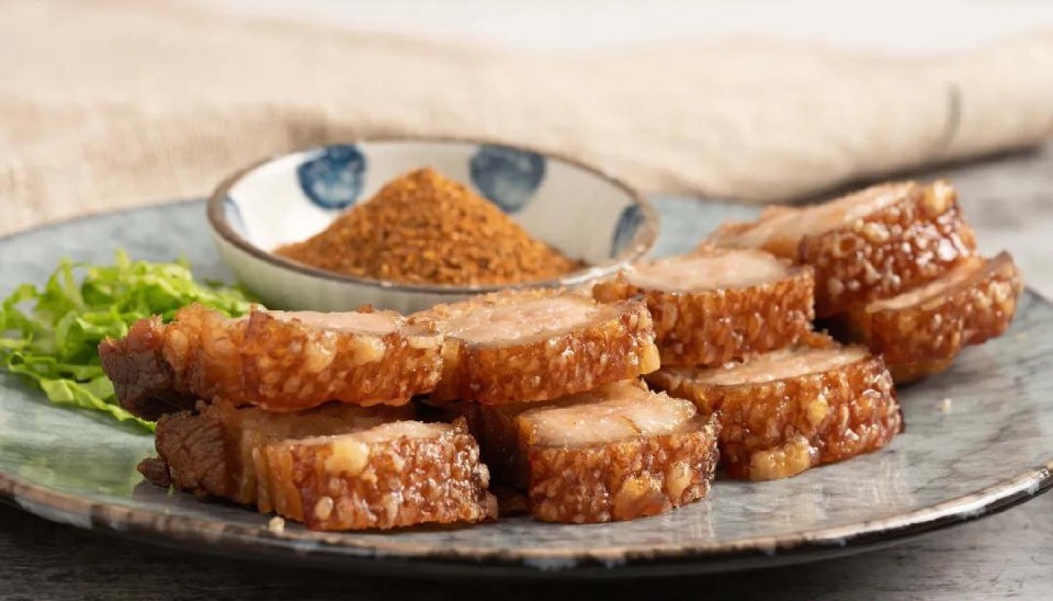 Thịt ba chỉ nướng giòn rụm rỗng ruột