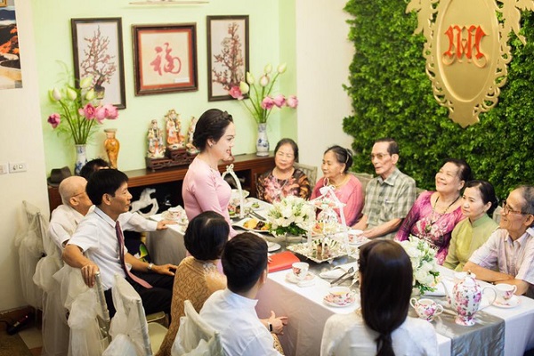Lễ dạm ngõ gia đình