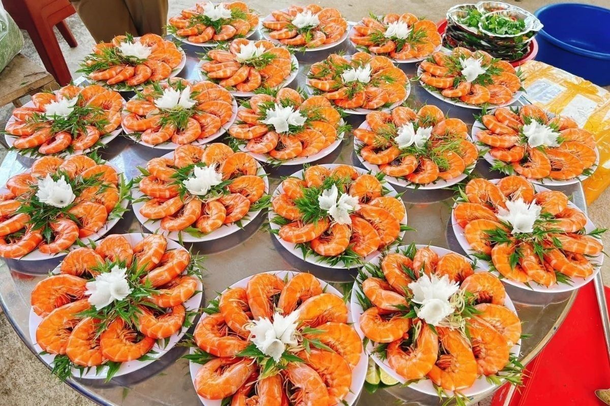 Thực đơn tiệc cưới được cân nhắc từ khẩu vị, ngân sách đến cách phục vụ