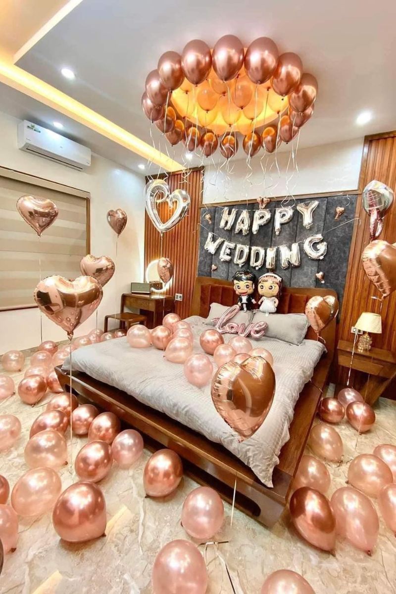 Chụp ảnh cưới tại phòng tân hôn