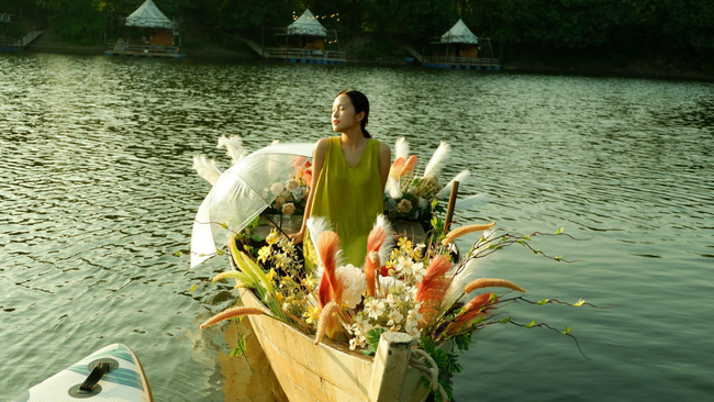 Trải nghiệm chèo thuyền kayak và các hoạt động thể thao dưới nước