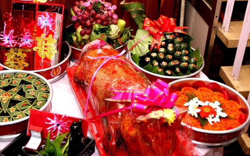 Chuẩn bị lễ vật đám hỏi