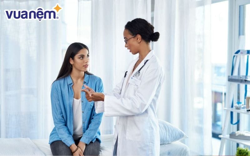 Cặp đôi kiểm tra sức khỏe tiền hôn nhân
