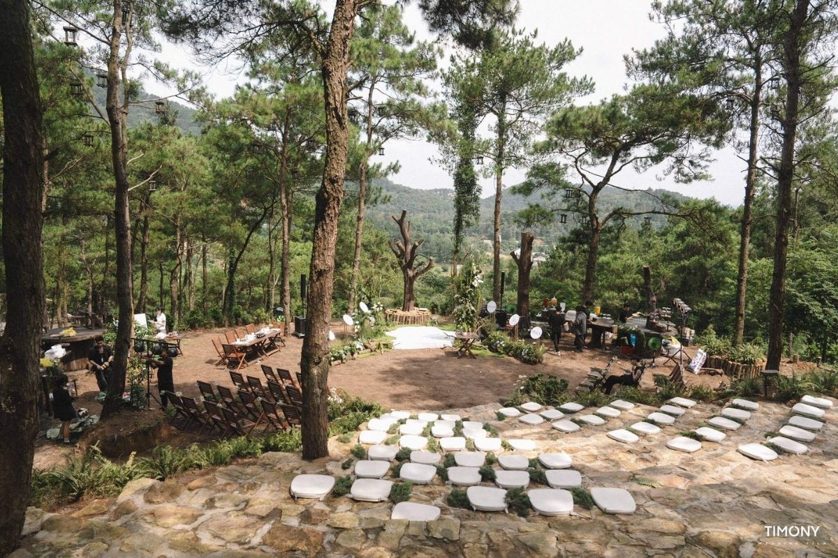 Đồi Llum giữa thiên nhiên