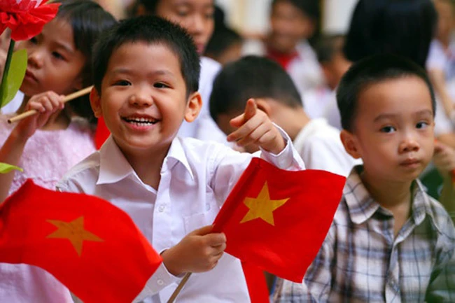 Tâm lý vững vàng giúp trẻ tự tin hòa nhập vào môi trường tiểu học