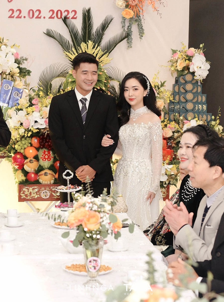 Gia đình hai bên trong lễ ăn hỏi