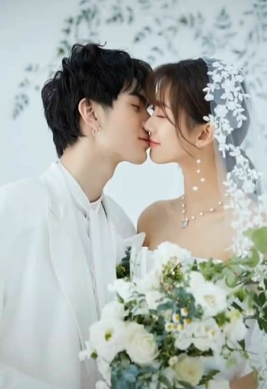Ảnh đôi uyên ương xem tuổi cưới