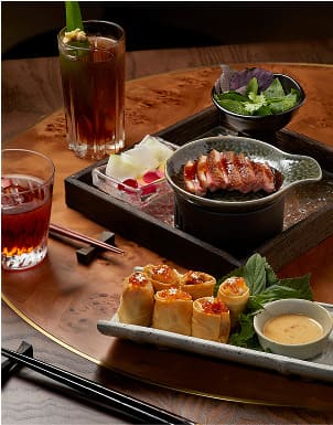 Các loại đồ uống và cocktail đa dạng phục vụ cho tiệc
