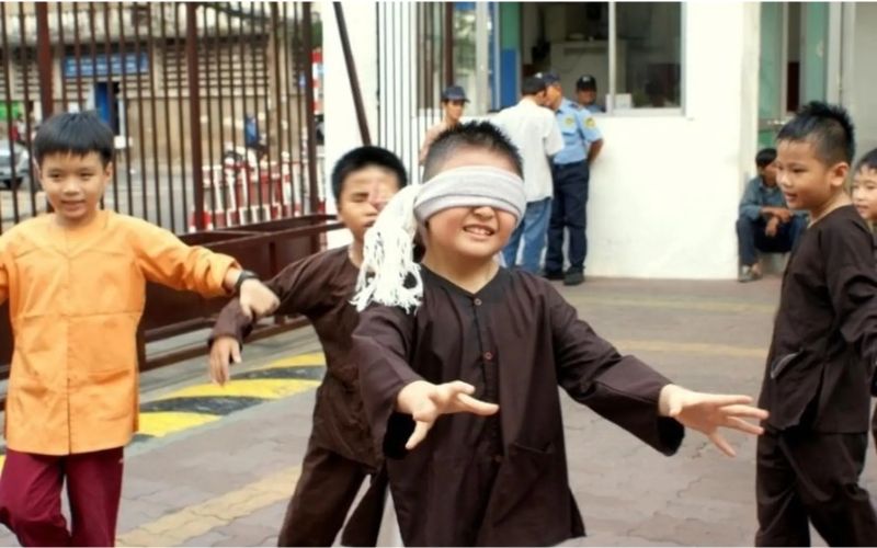 Trò chơi bịt mắt bắt dê