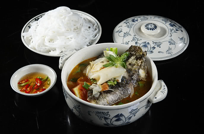Không gian nhà hàng đón thực khách giữa trung tâm thành phố