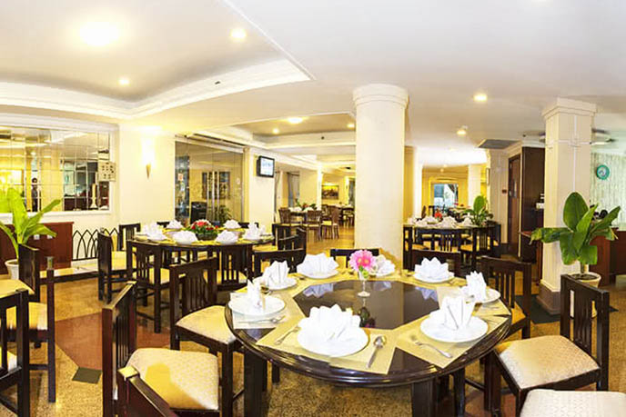 Thành phẩm bánh giá Gò Công vàng ruộm, tôm đỏ au hấp dẫn