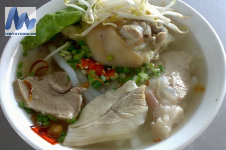Bánh canh Trảng Bàng nóng hổi